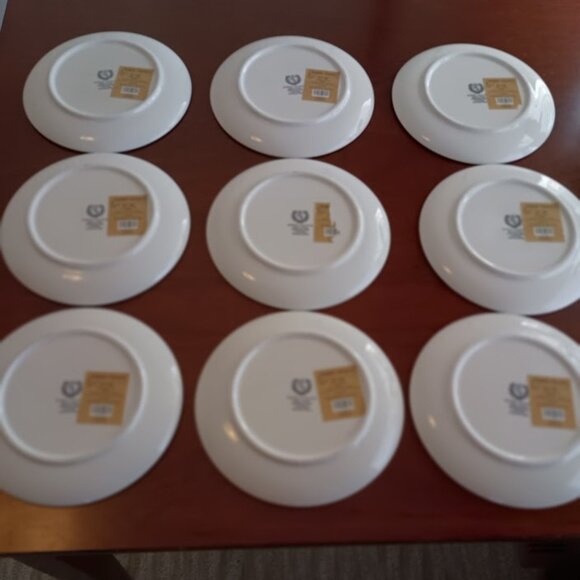 Robert Stanley 8.5" Fall Pickup Truck Luncheon Plates - Set of 9 - Picture 5 of 7